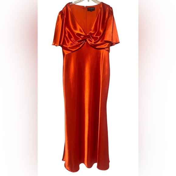 Little Mistress Plus Bridesmaids V-Neck Tea Dress in Sunset Orange 14 Maxi Silky - Picture 2 of 15